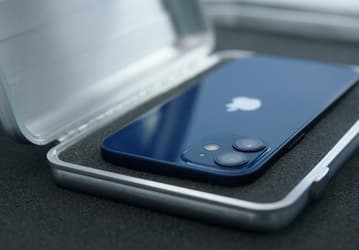 Apple разочарована продажами iPhone 12 mini. Зато остальные модели iPhone 12 продаются отлично
