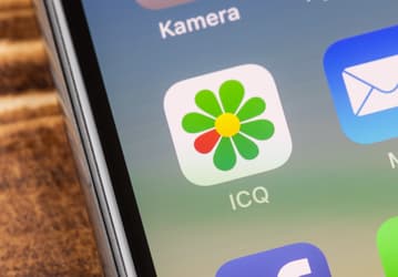 Первое апреля в России: 16 приложений становятся обязательными на смартфонах и среди них есть ICQ