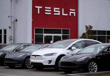 Расследование выявило, что внезапные ускорения автомобилей Tesla, в ходе которых страдали люди, оказались не случайными