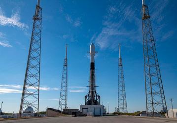 SpaceX сегодня планирует запустить рекордное количество спутников с помощью одной ракеты-носителя