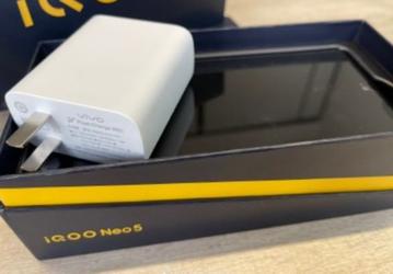 120 Гц, Snapdragon 870, 4400 мА·ч и 66 Вт. iQOO Neo 5 станет главным конкурентом Redmi K40