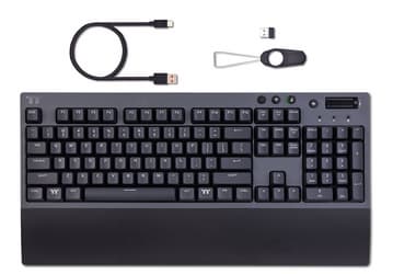 Механическая игровая клавиатура Thermaltake W1 оснащена тремя интерфейсами