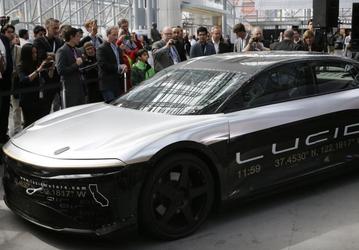 Lucid Motors выйдет на биржу в результате слияния. Капитализация итоговой компании оценивается в 64 млрд долларов
