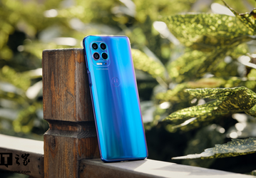 Первый в мире смартфон на Snapdragon 870 стал хитом. Motorola Edge S разлетелся как горячие пирожки