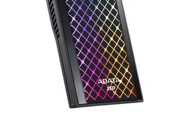 Внешний SSD Adata SE900G украшен подсветкой RGB