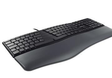 Клавиатуре Cherry KC 4500 Ergo придан эргономичный изгиб