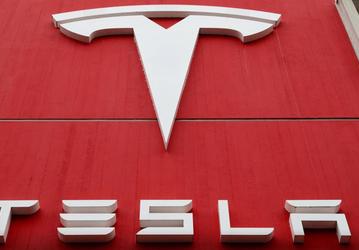 Сборка электромобилей Tesla Model 3 в Калифорнии приостановлена