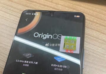 Snapdragon 870, 120 Гц, быстрая зарядка и Android 11. Бюджетный флагман iQOO Neo 5 позирует живьем  