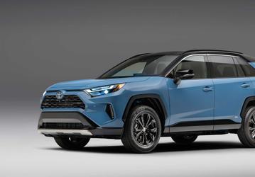 Представлен новый гибрид Toyota RAV4. Самый популярный кроссовер бренда отмечает 25-летие в США