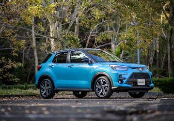 Представлен очень доступный гибридный кроссовер Toyota Raize e-Smart Hybrid 