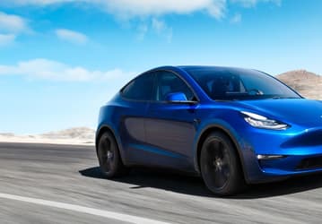 Tesla Model Y 2022 получила процессор AMD Ryzen вместо Intel Atom, вспомогательную батарею и ламинированные стекла