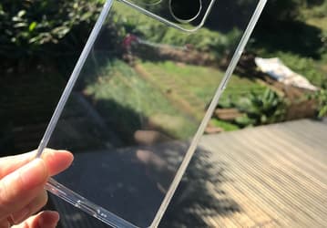 Оригинальный дизайн OnePlus 10 Pro подтверждён: опубликовано первое живое фото фирменного чехла для смартфона