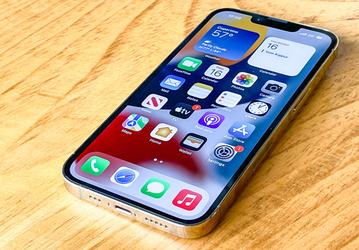 Пользователи жалуются на дисплеи iPhone 13