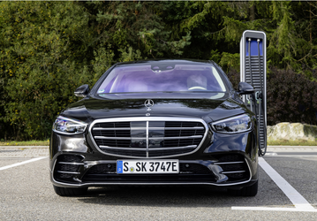 Роскошный седан Mercedes-Benz S-Class доступен в новой гибридной версии