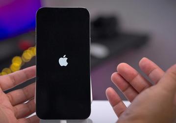 Apple решила проблему разрыва связи на iPhone 12 и iPhone 13