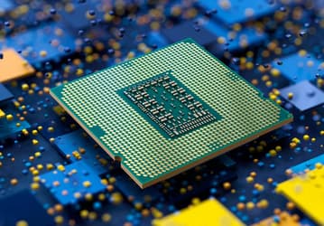 К процессорам Intel Core i9-12900K и Core i7-12700K все больше вопросов. На дешевых материнских платах на чипсете Intel Z690 их производительность падает на 25-30%