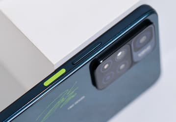 Redmi Note 11 с «подвешенным» в воздухе логотипом поступил в продажу