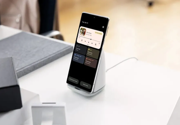 Google выпустила быструю беспроводную зарядку Pixel Stand, дебютировавшую одновременно с Pixel 6