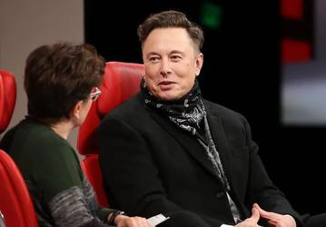 Илон Маск продал акции Tesla на 1,1 миллиарда долларов. И продаст ещё примерно на 14 миллиардов