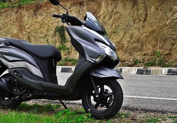 Представлена электрическая версия популярного скутера Suzuki