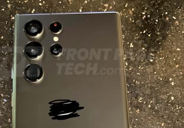 «Samsung Galaxy S22+ будет похож на iPhone 13 с крошечными рамками и более узким подбородком, чем у S22 Ultra». Новая информация от Ice Universe