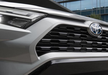 Toyota решила вообще убрать кнопку дистанционного запуска авто с брелоков новых машин после скандала с платной подпиской