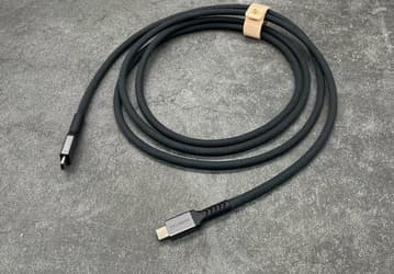 По кабелю Haloband Super Cable можно передать видео 8К и до 100 Вт питания
