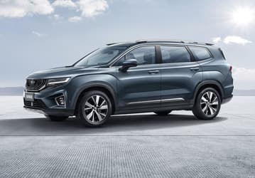 Geely анонсировала новые машины на метаноле и электромобили