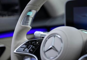 Mercedes-Benz первой в мире получила разрешение на использование условно-беспилотных автомобилей