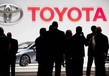 Toyota запустит в Японии сервис по обновлению оборудования и программного обеспечения автомобилей