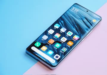 Предзаказы на международную версию Xiaomi 12 Pro с поддержкой Google стартовали в магазине Giztop. России в списке стран нет