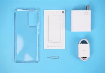 Этим Xiaomi 12 и Xiaomi 12 Pro выгодно отличаются от большинства других флагманов. Подробности о комплектах поставки новых флагманов Xiaomi