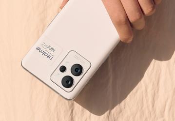 Премиальный флагман по версии Realme — это когда при цене почти 800 долларов у смартфона нет телекамеры