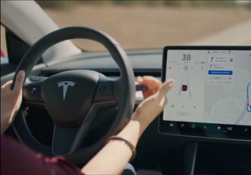 Tesla вновь стала триллионной компанией