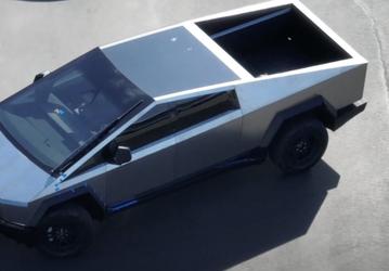 Это новый Tesla Cybertruck: электропикап с огромным дворником сильно беспокоит Илона Маска