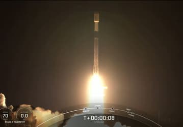 SpaceX вывела на орбиту 52 спутника Starlink и попутно установила два рекорда