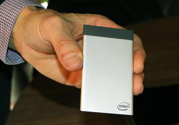 Компьютер в формате «кредитной карты». Qualcomm разрабатывает концепцию Qompute Card, несмотря на провал такого же проекта Intel