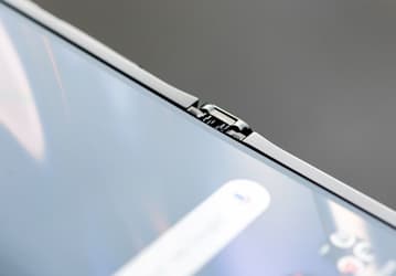 Samsung до сих пор так не может. Новое поколение Motorola RAZR уже в работе, и там снова будет гибкий дисплей без складки