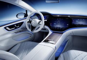 Mercedes-Benz показала футуристический интерьер флагманского электрического седана EQS с 56-дюймовым «гиперскрином»