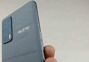 Не для противников изогнутых экранов. Realme X9 Pro впервые на живых фото