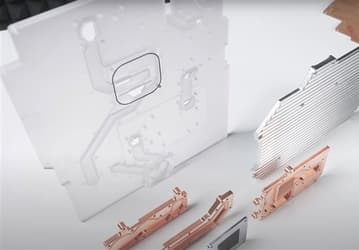Такую PlayStation 5 вы еще не видели. В полупрозрачном корпусе, системой жидкостного охлаждения и настраиваемой подсветкой