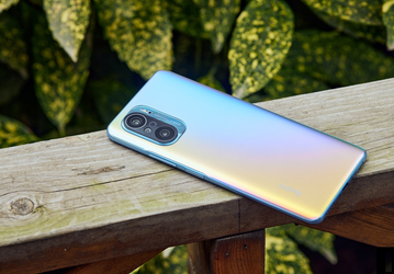 Вот почему во флагманском Redmi K40 Pro нет подэкранного сканера отпечатков пальцев. Xiaomi всё объяснила