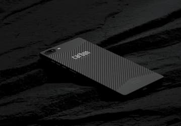 Представлен первый смартфон с монолитным корпусом из углеродного волокна Carbon 1 MK II