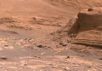 Curiosity прислал новое фото с Марса в высоком разрешении
