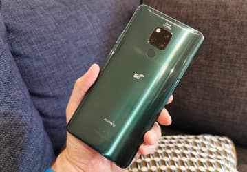 Стабильная EMUI 11 прибыла на самый первый смартфон Huawei эпохи 5G