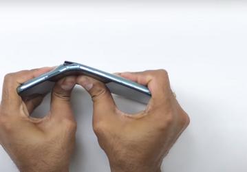 Это фиаско, Redmi. Смартфон Redmi Note 10 легко разломать руками 