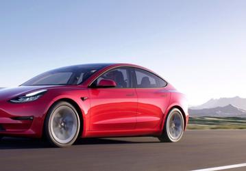 Tesla снова меняет цены на электромобили Model 3