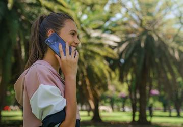 Доступная 90-герцевая Motorola: представлен смартфон Moto G50