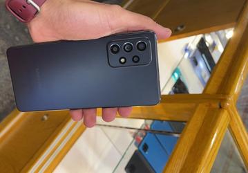 Samsung Galaxy A52 впервые показали в руках пользователя