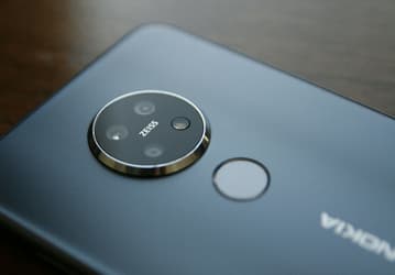 Смартфоны Nokia могут лишиться одной из своих главных особенностей, выделяющих их на рынке. У них может появиться собственная оболочка
